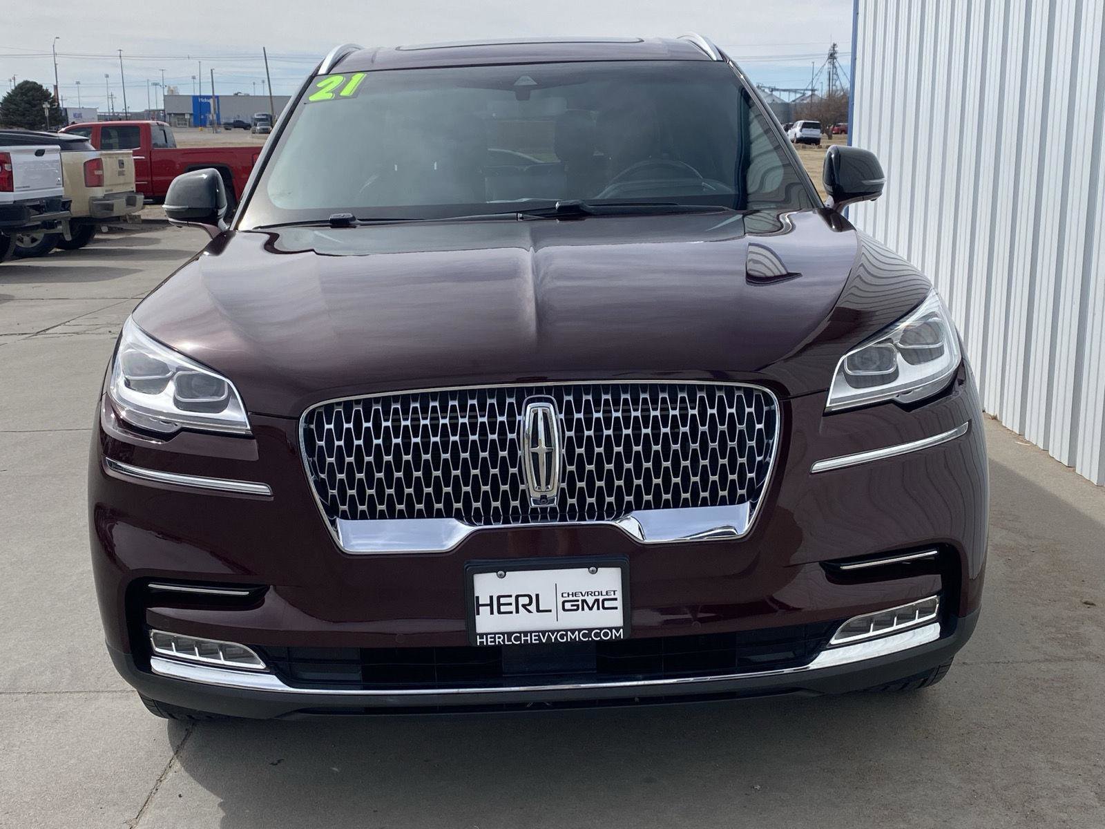 Used 2021 Lincoln Aviator Reserve w/ Equipment Group 201A image 2