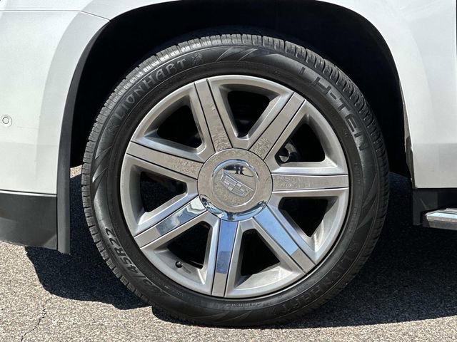 Used 2020 Cadillac Escalade Luxury AWD/4WD image 8