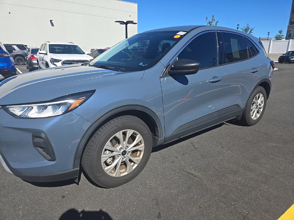 Used 2024 Ford Escape Active w/ Tech Pack #1 FWD image 1