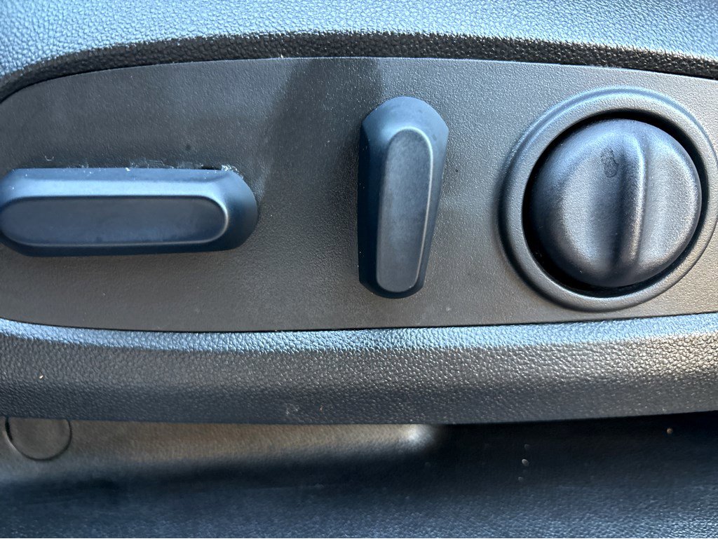 Used 2023 GMC Acadia AT4 w/ Technology Package image 24