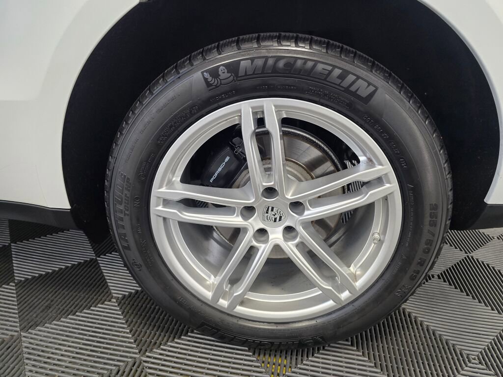 Certified 2024 Porsche Macan image 22