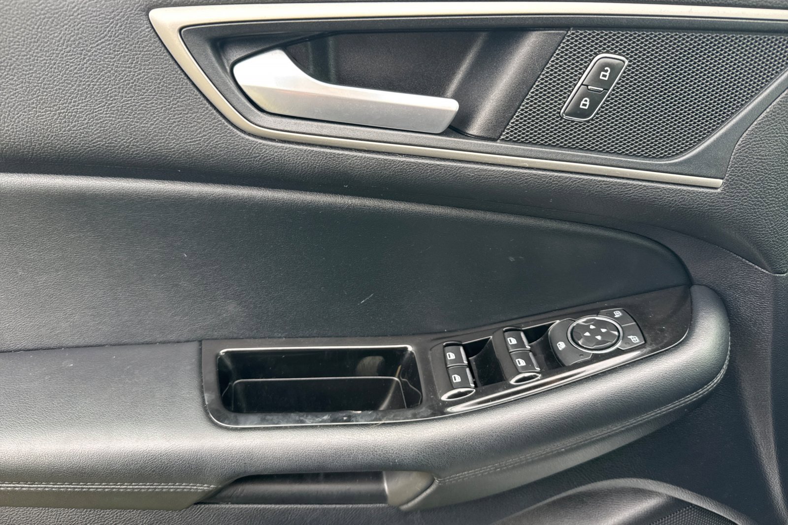 Used 2019 Ford Edge SEL w/ Equipment Group 201A image 11