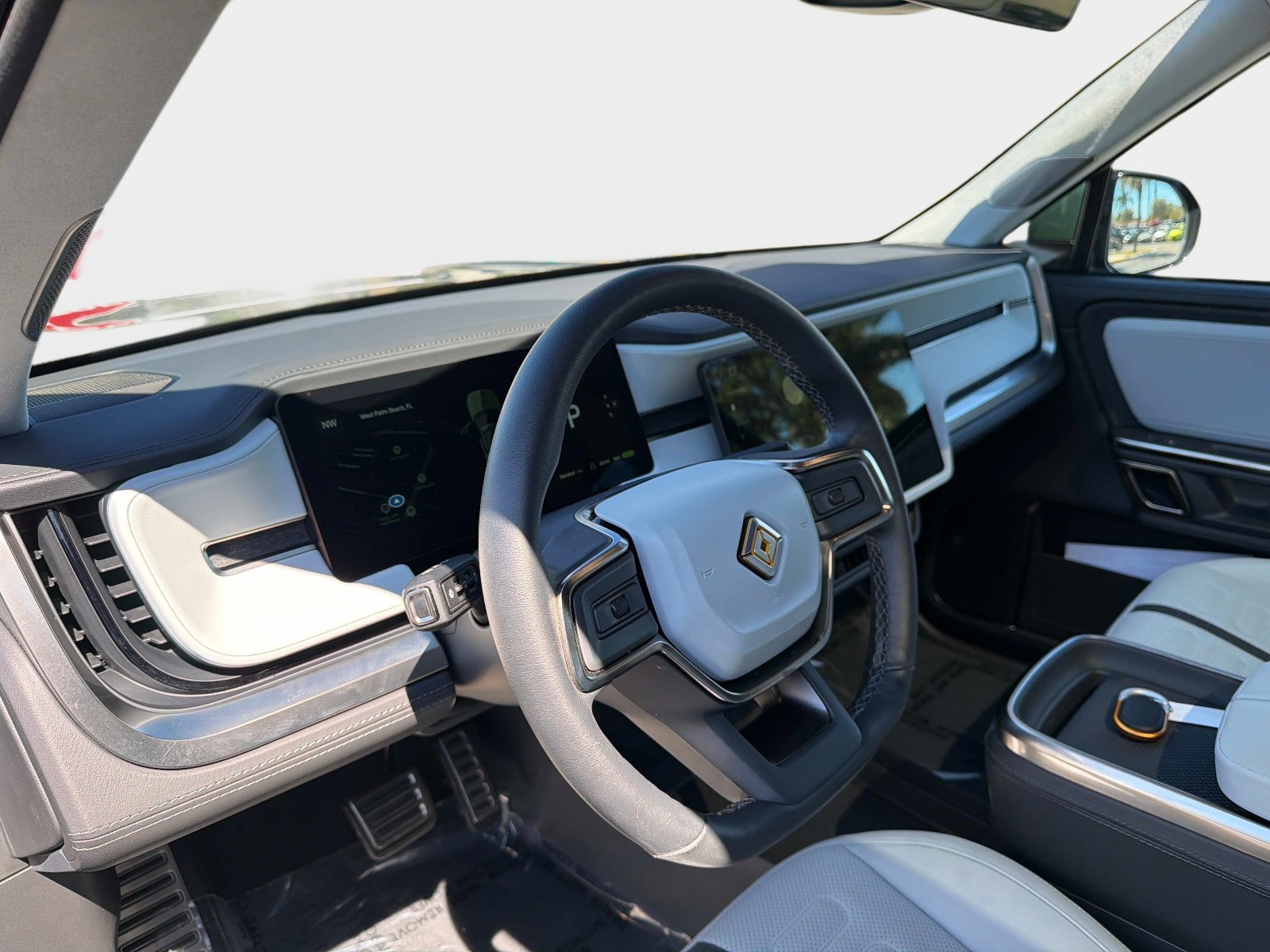 Used 2024 Rivian R1T Adventure image 43