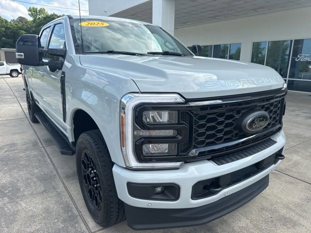 Used 2025 Ford F350 Lariat w/ Lariat Ultimate Package AWD/4WD image 1