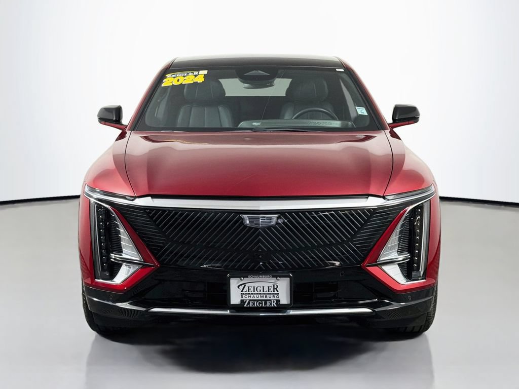 Used 2024 Cadillac Lyriq Luxury AWD/4WD image 2