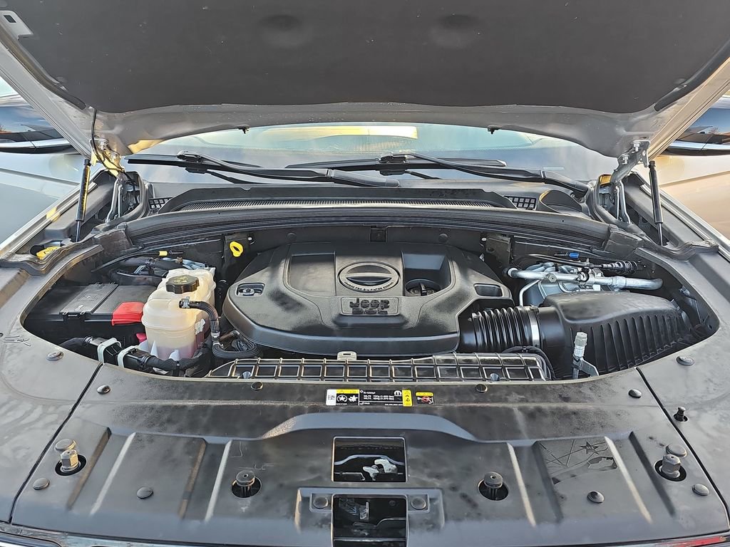 Used 2022 Jeep Grand Cherokee L Summit w/ Luxury Tech Group V image 34