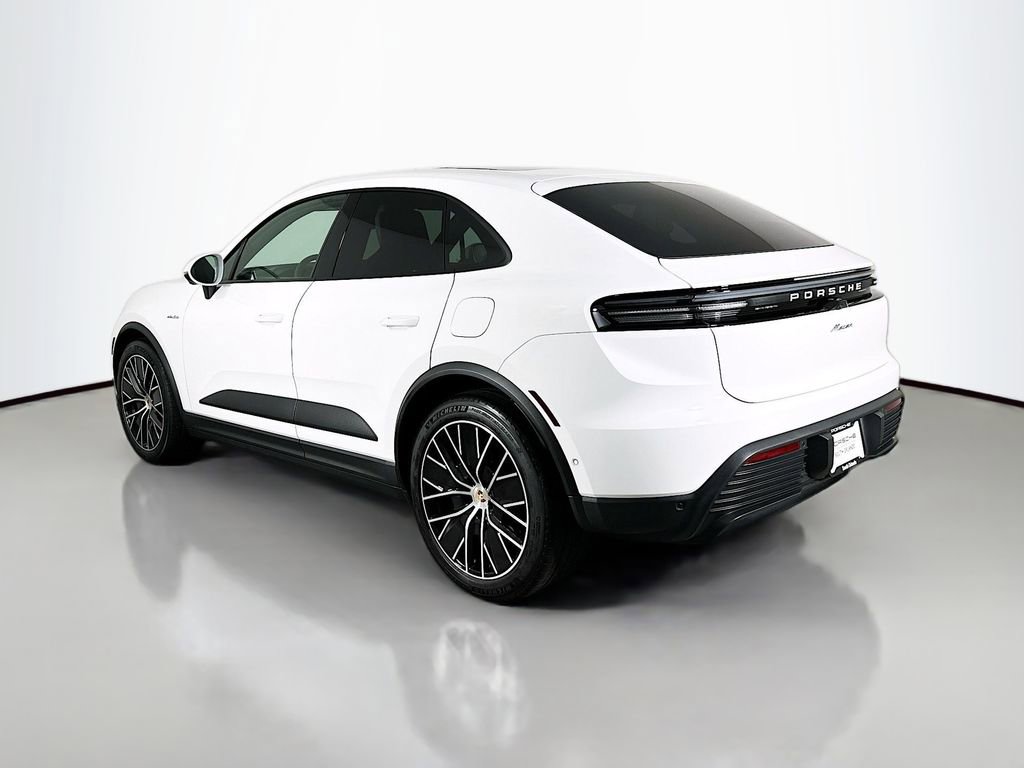 Certified 2025 Porsche Macan Electric image 3