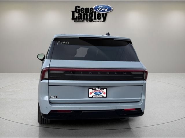 Used 2025 Lincoln Navigator Reserve AWD/4WD image 23