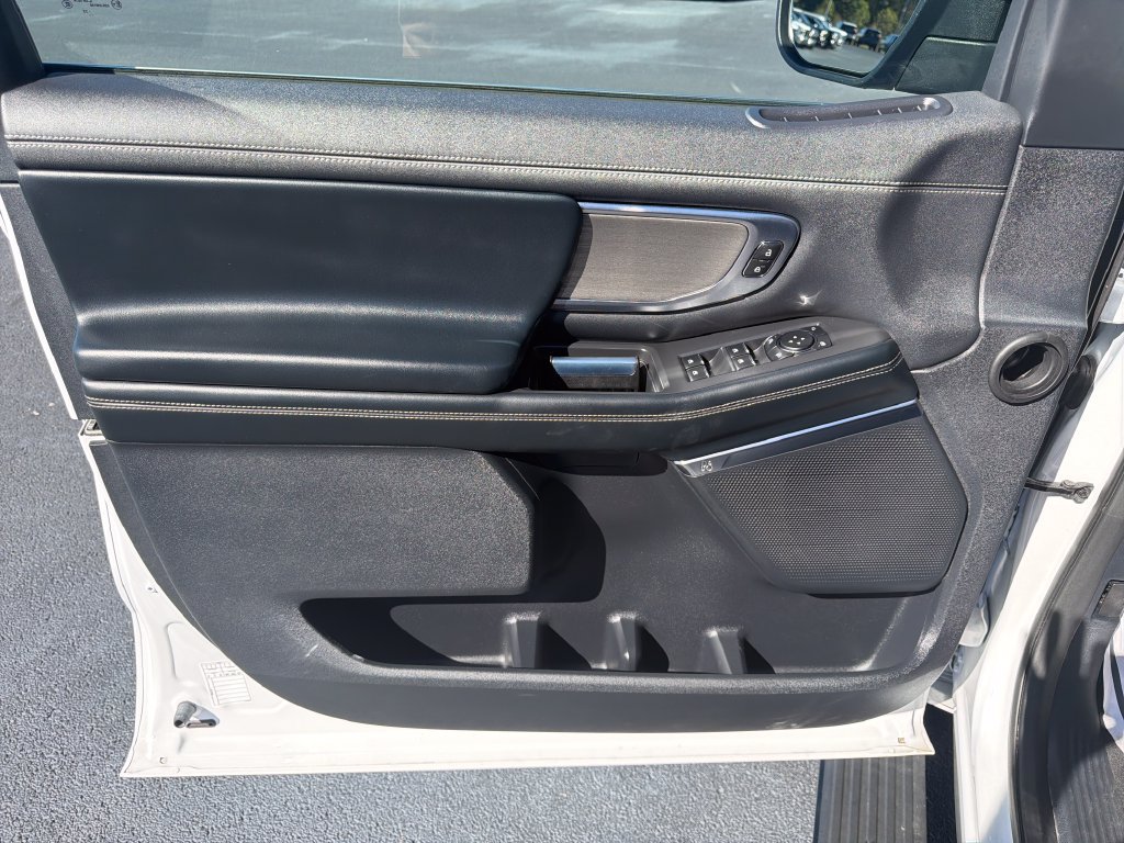 Used 2025 Ford Expedition Platinum AWD/4WD image 13