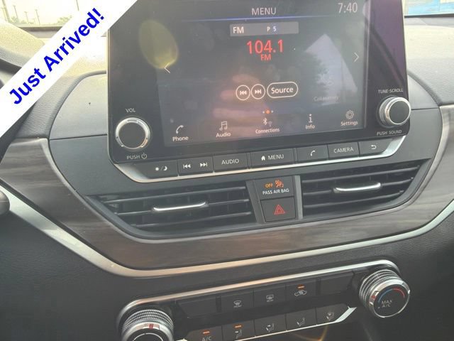 Used 2024 Nissan Altima 2.5 SV FWD image 13