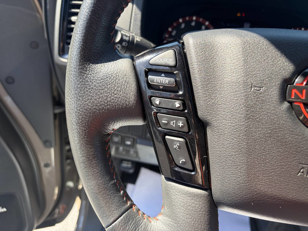 Used 2023 Nissan Frontier PRO-4X w/ Pro-4X Premium Package image 43