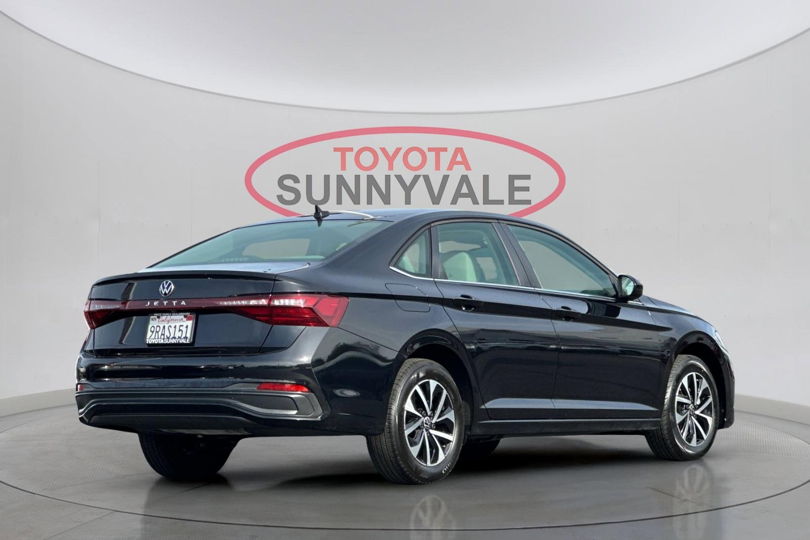 Used 2025 Volkswagen Jetta S image 3