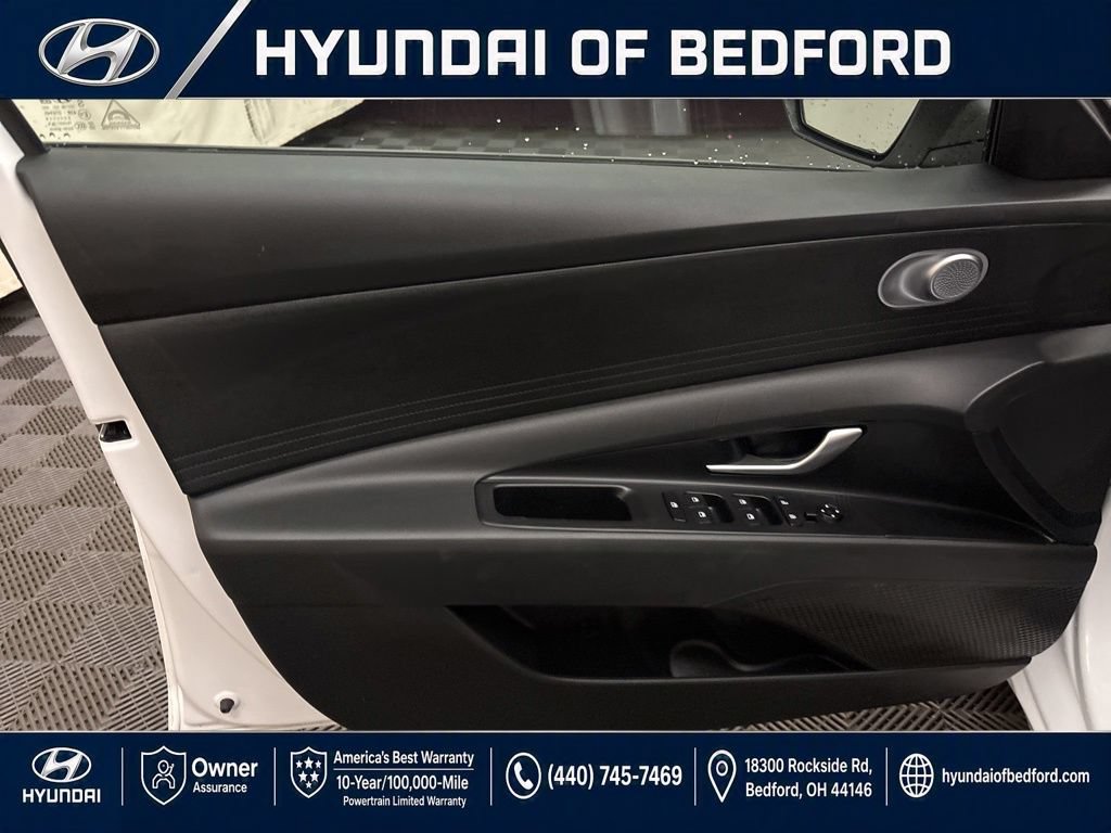 Used 2026 Hyundai Elantra SE w/ Cargo Package FWD image 13