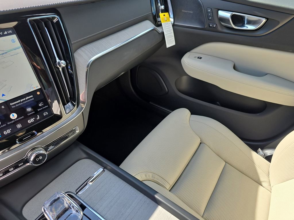 Certified 2026 Volvo V60 B5 Cross Country Ultra w/ Protection Package Premier AWD/4WD image 33