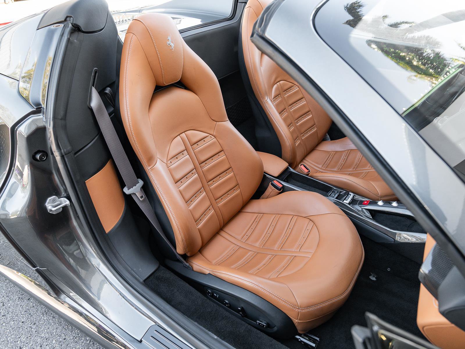 Used 2018 Ferrari 488 Spider image 8