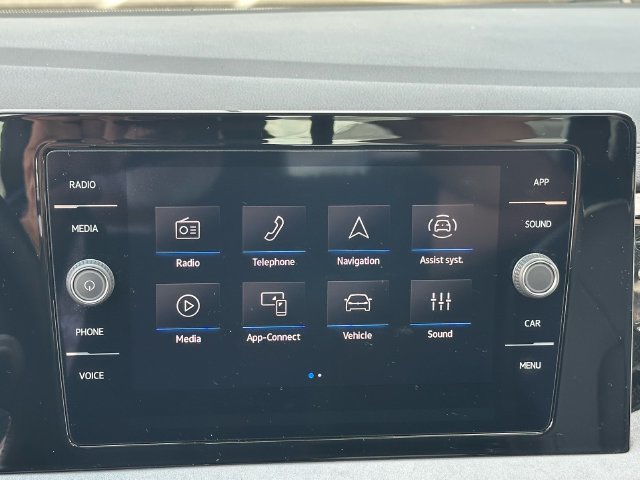 Used 2025 Volkswagen Jetta SE FWD image 16