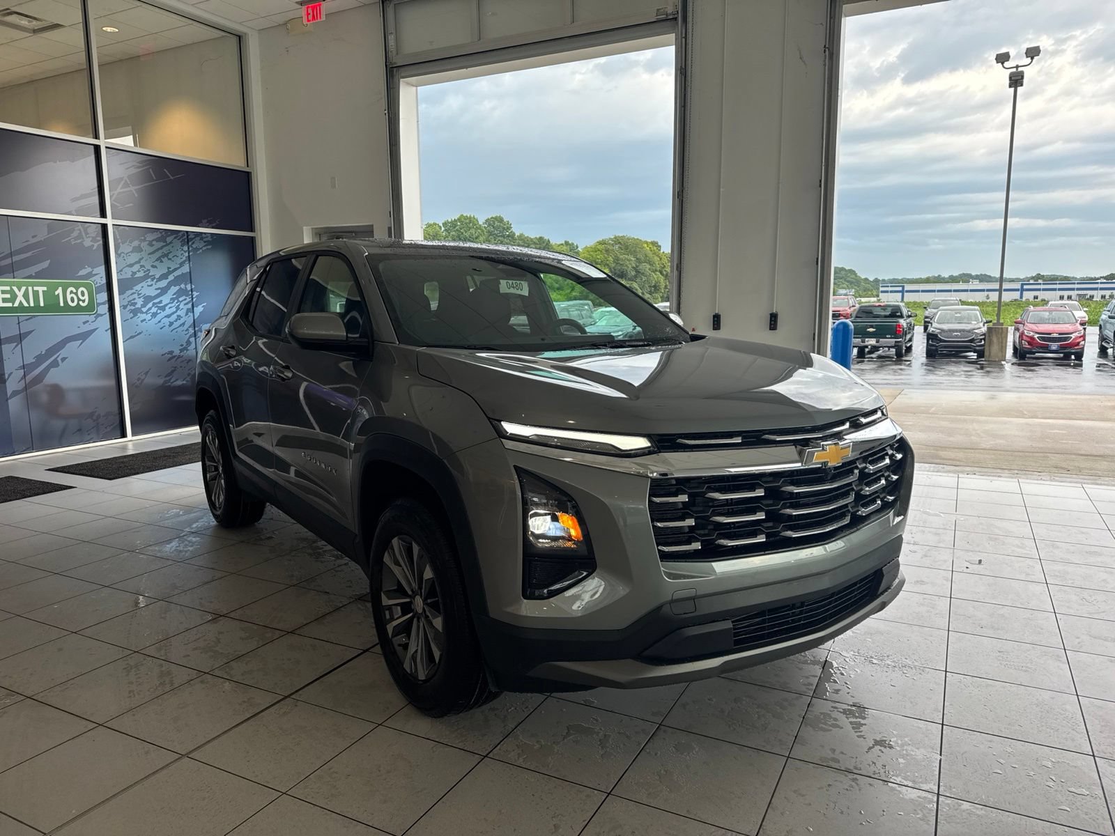 New 2027 Chevrolet Equinox LT FWD image 3