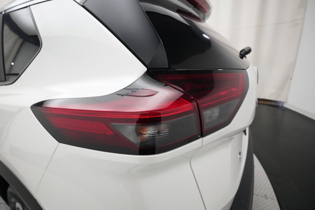 Used 2023 Nissan Rogue SV image 31