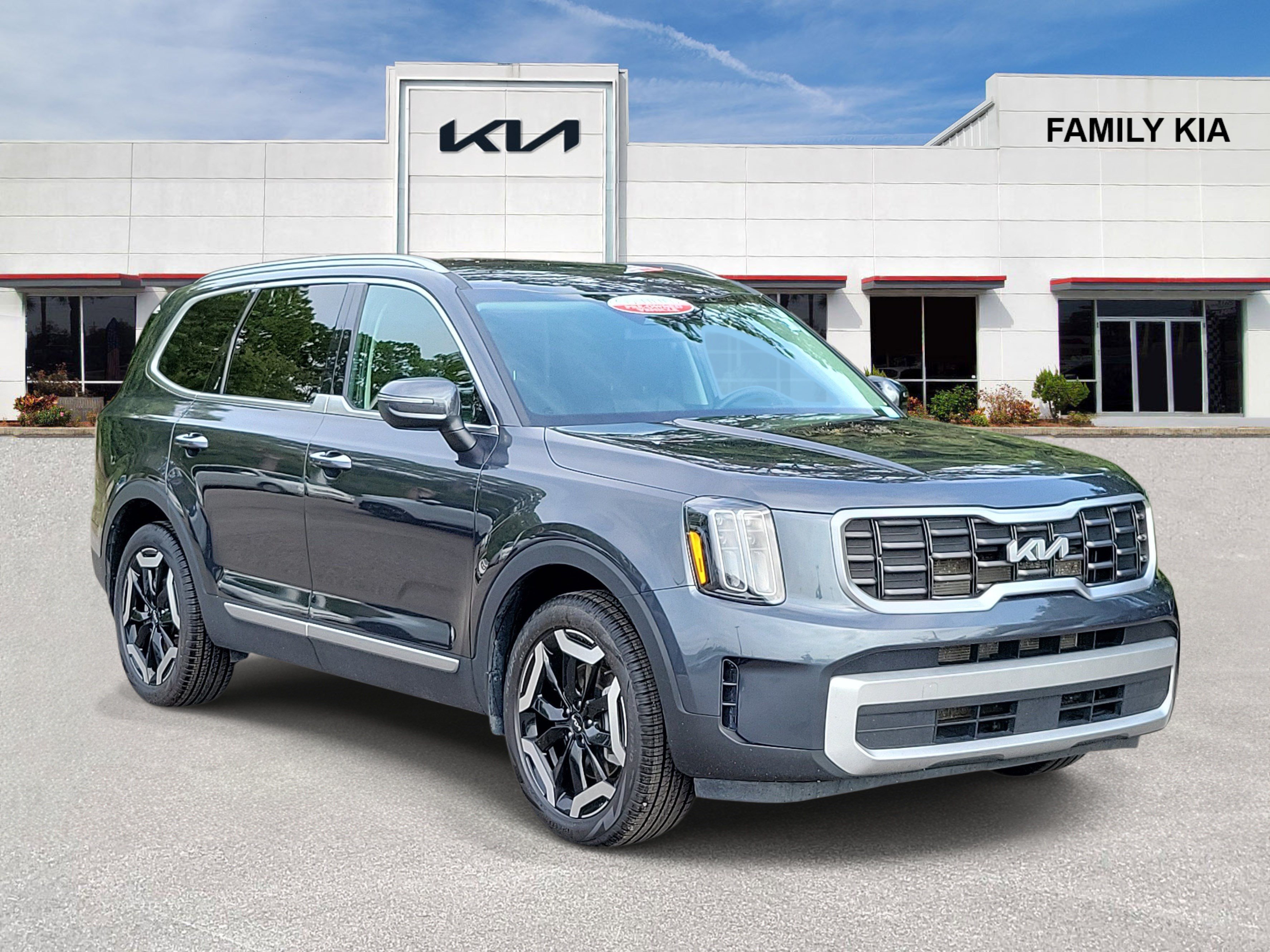 Certified 2024 Kia Telluride S