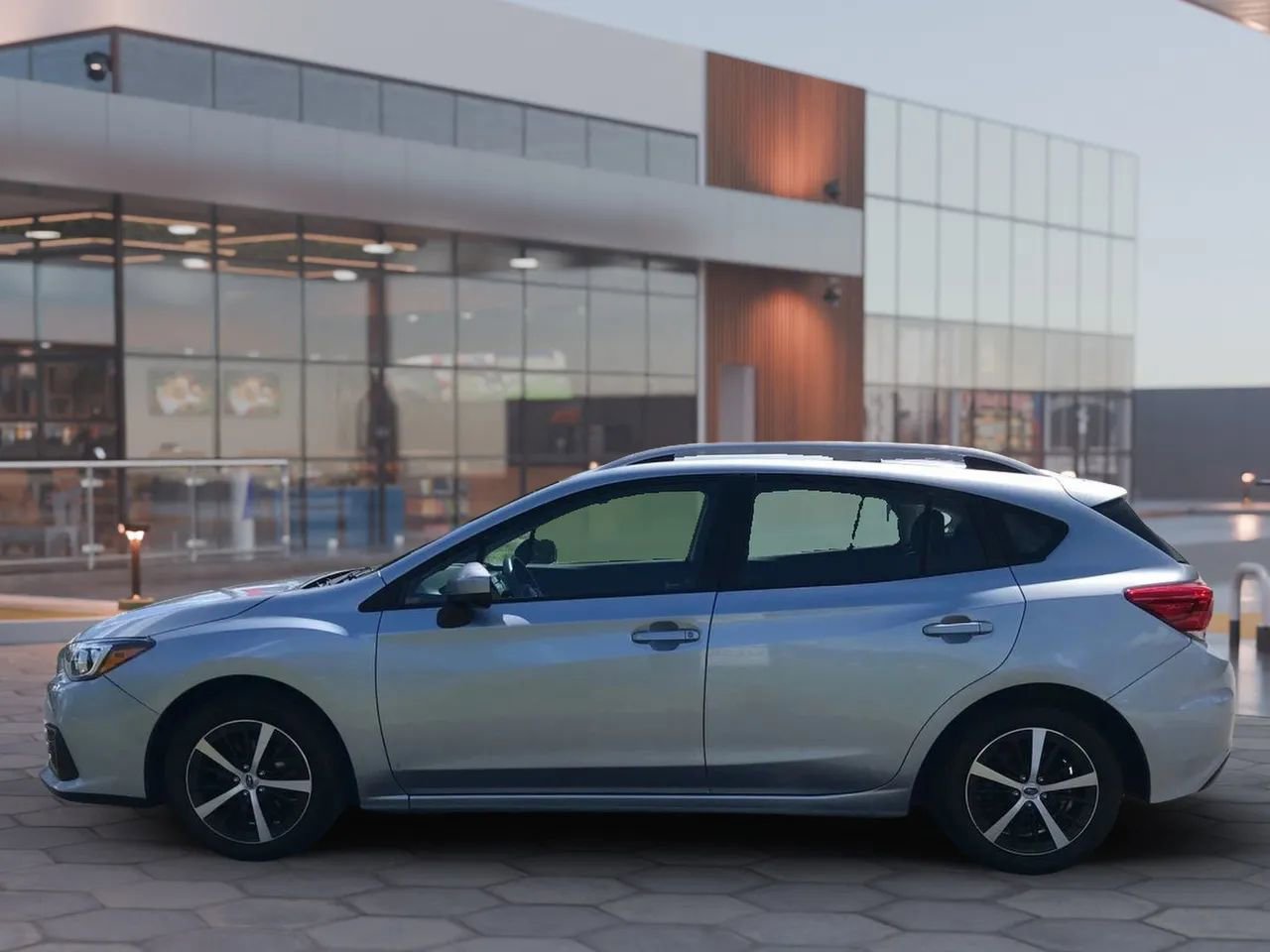 Used 2020 Subaru Impreza 2.0i Premium image 7