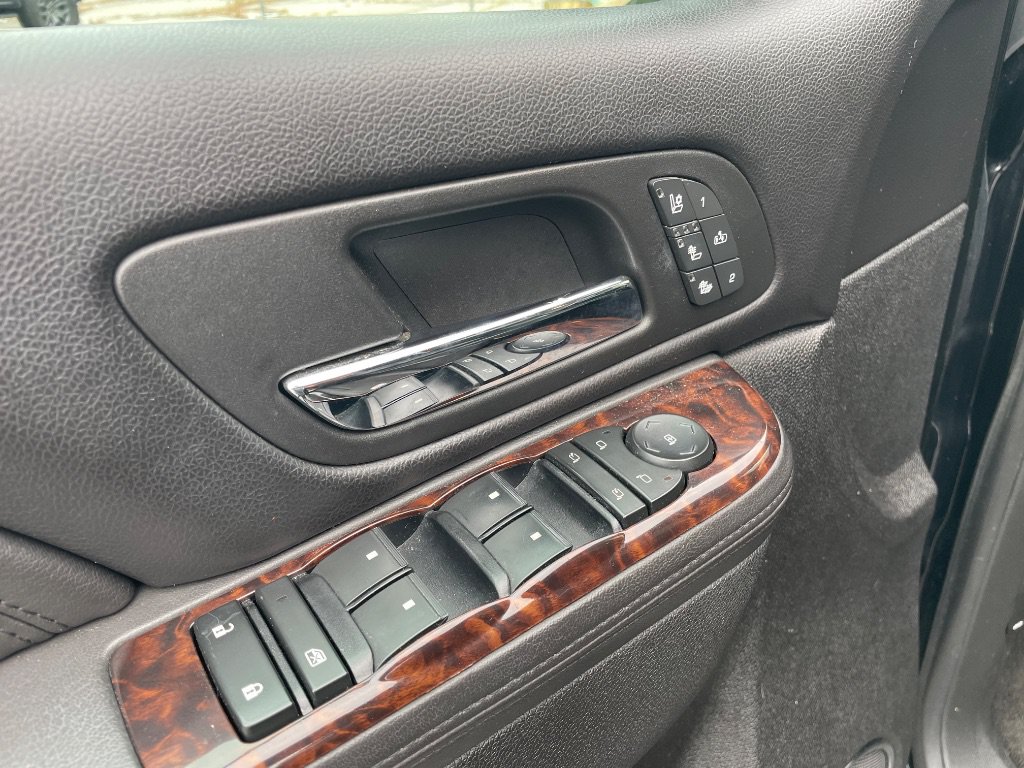 Used 2012 GMC Yukon XL Denali RWD image 47