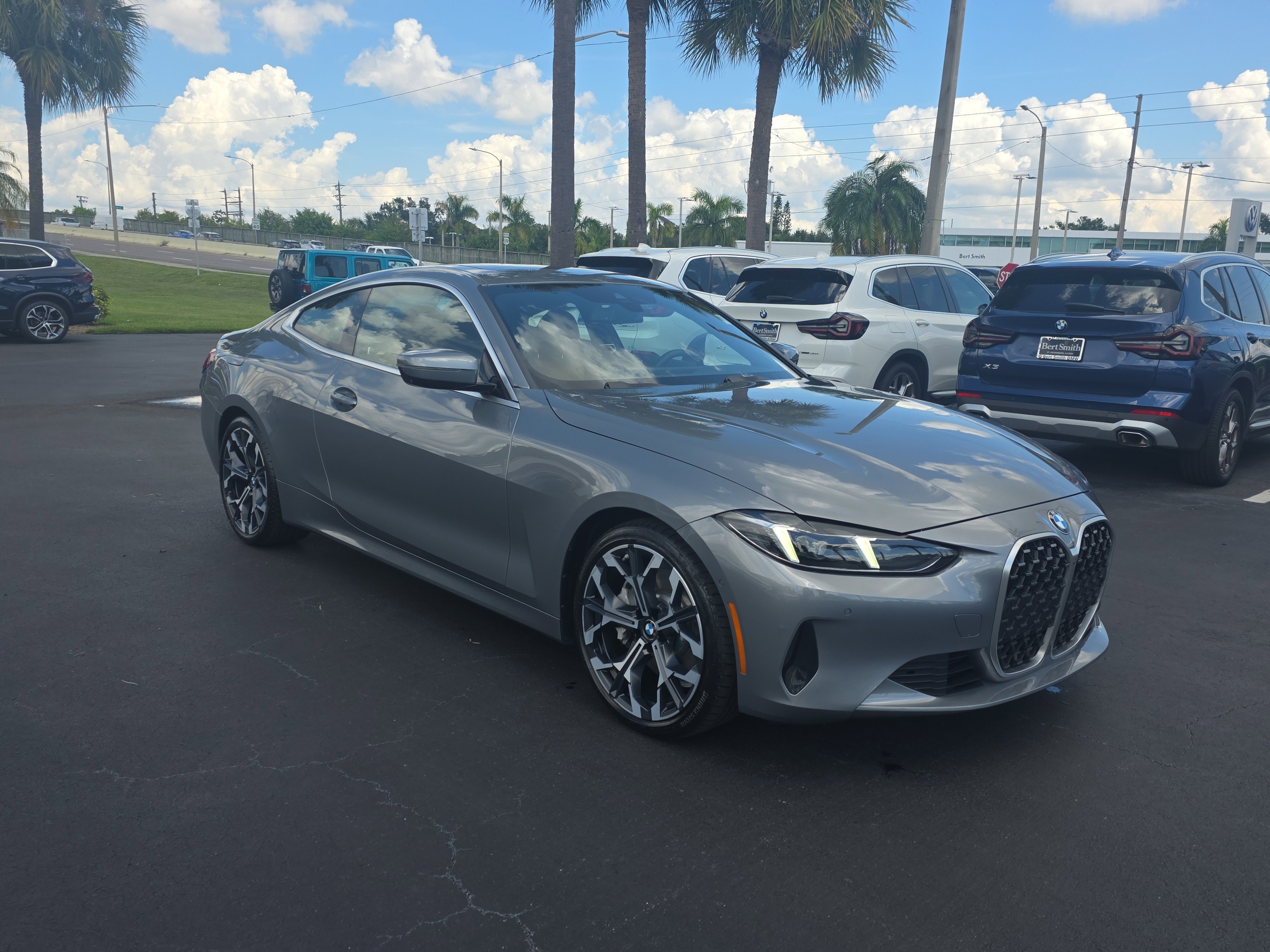 Used 2025 BMW 430i Coupe w/ Convenience Package image 2