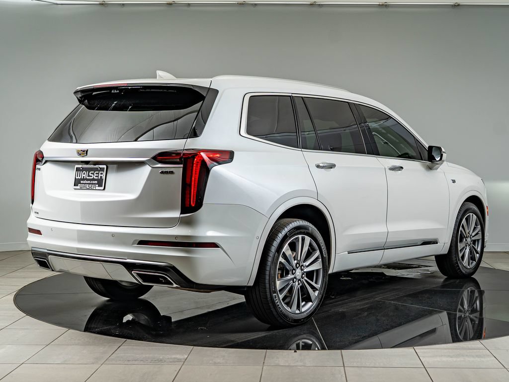Used 2025 Cadillac XT6 Premium Luxury w/ Technology Package AWD/4WD image 5