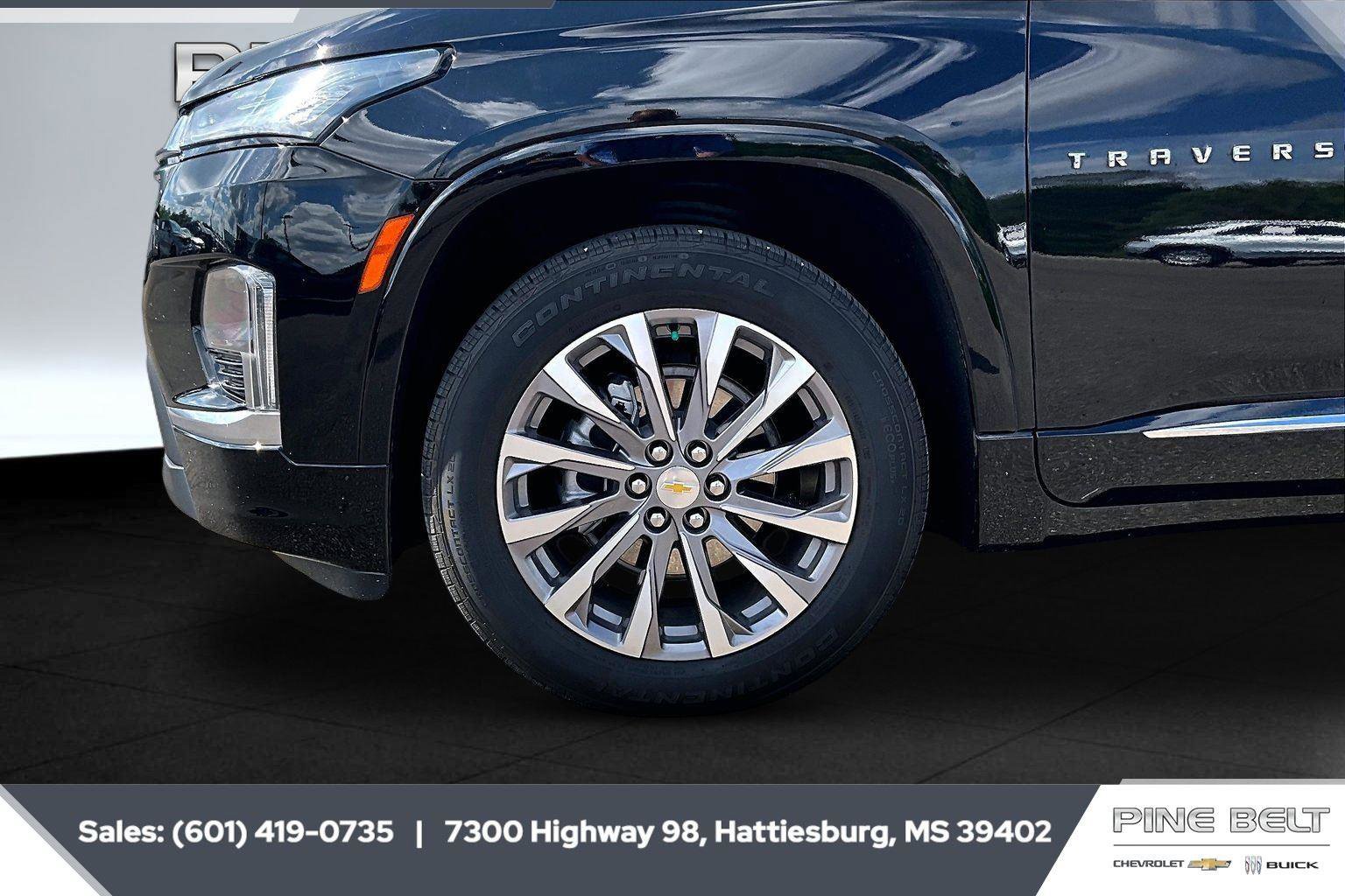 Used 2022 Chevrolet Traverse Premier FWD image 7