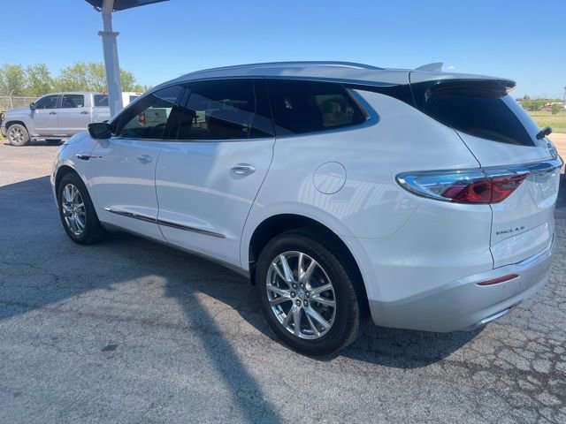 Used 2024 Buick Enclave Premium w/ Experience Buick Package FWD image 6