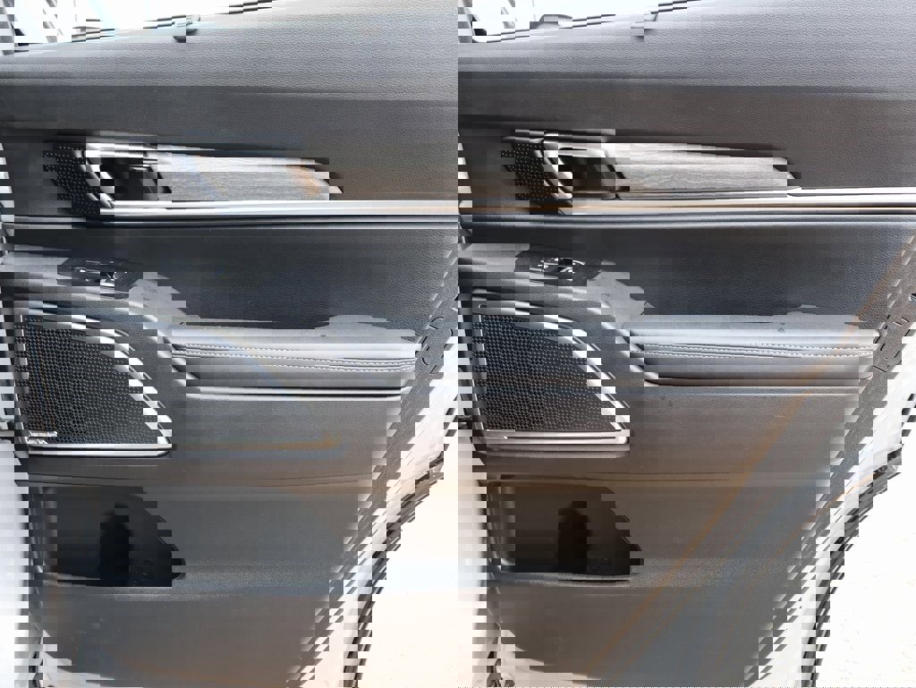 Used 2022 Kia Telluride SX w/ SX Prestige Package image 12