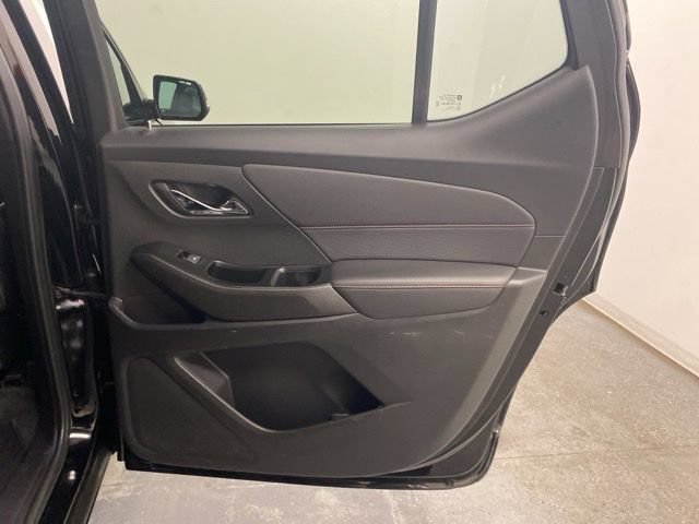 Used 2023 Chevrolet Traverse RS AWD/4WD image 29