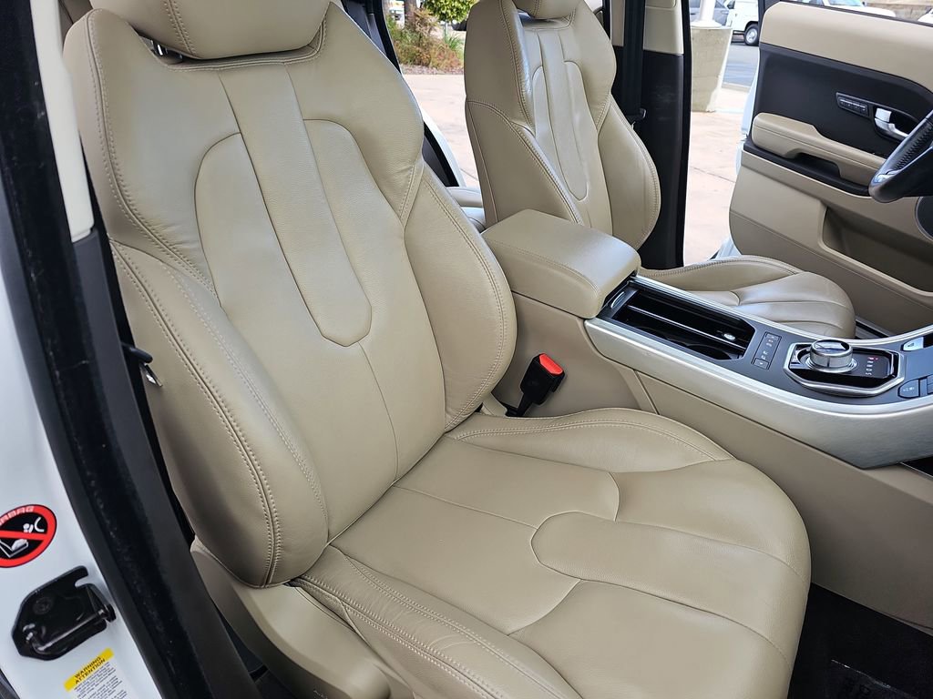 Used 2015 Land Rover Range Rover Evoque Pure Premium image 11