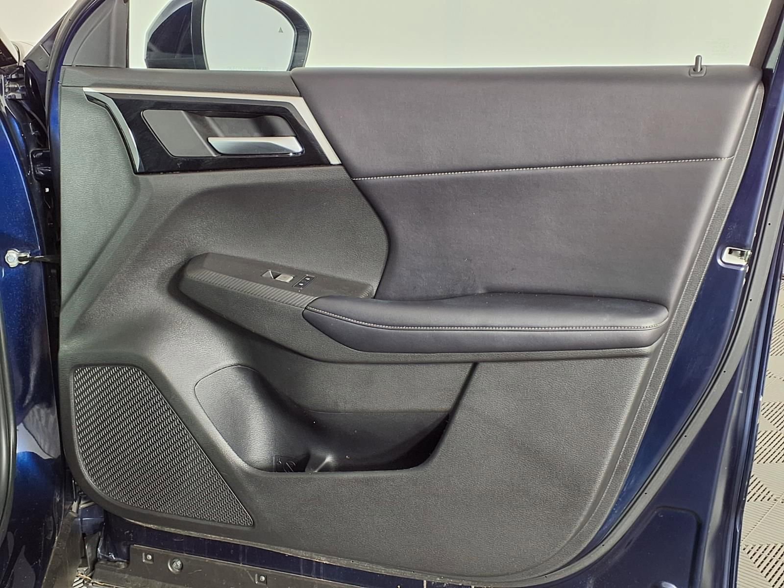 Used 2024 Mitsubishi Outlander SE image 7
