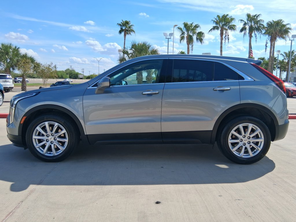 Certified 2023 Cadillac XT4 Luxury FWD image 3