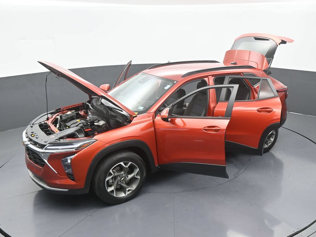 Used 2024 Chevrolet Trax LT w/ Driver Confidence Package FWD image 61