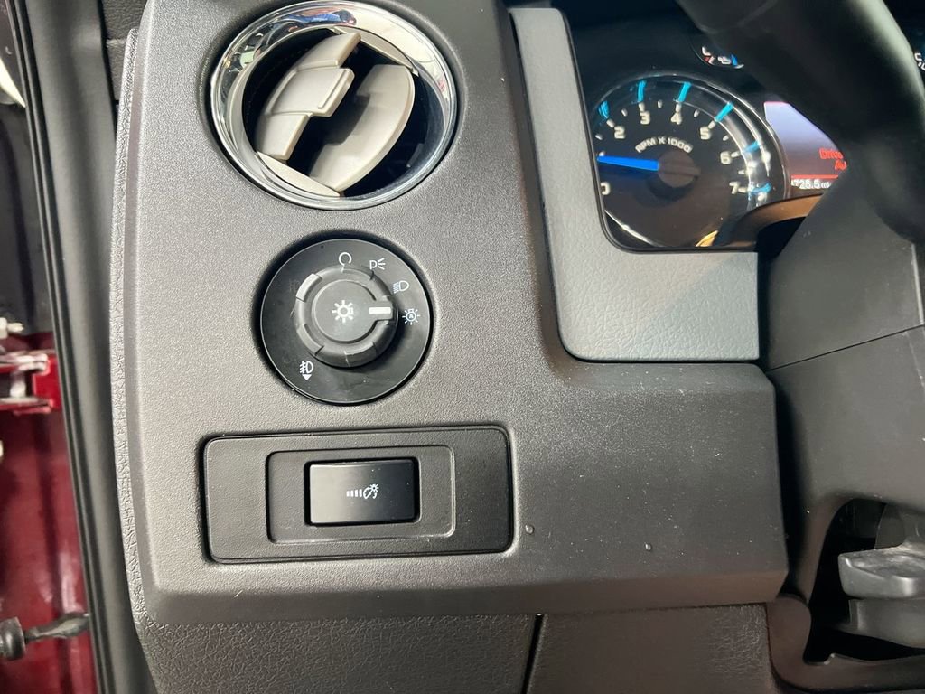 Used 2013 Ford F150 XLT w/ XLT Chrome Pkg image 17