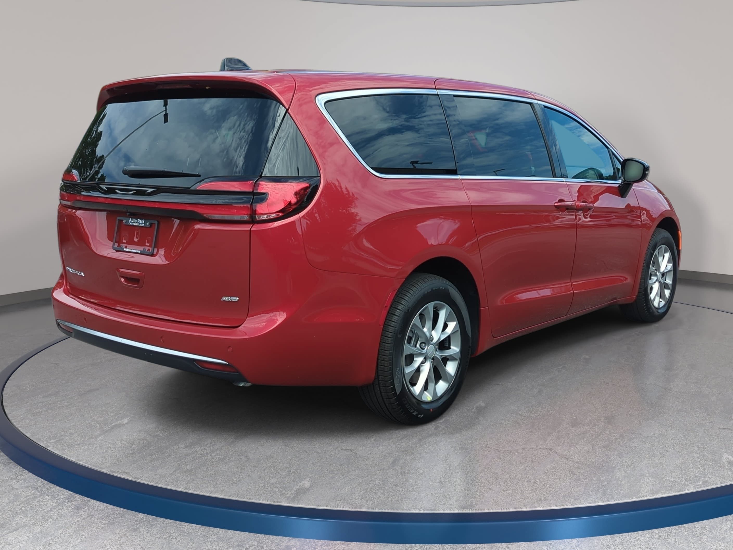 New 2027 Chrysler Pacifica Select AWD/4WD image 5