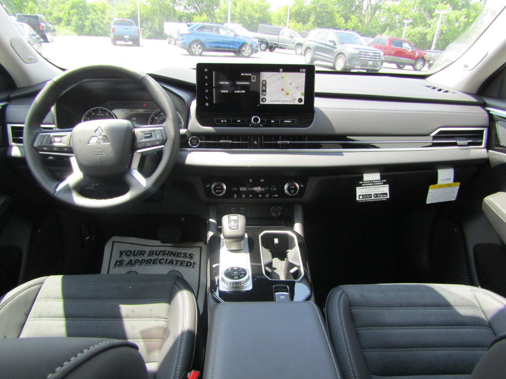 Used 2026 Mitsubishi Outlander AWD image 16