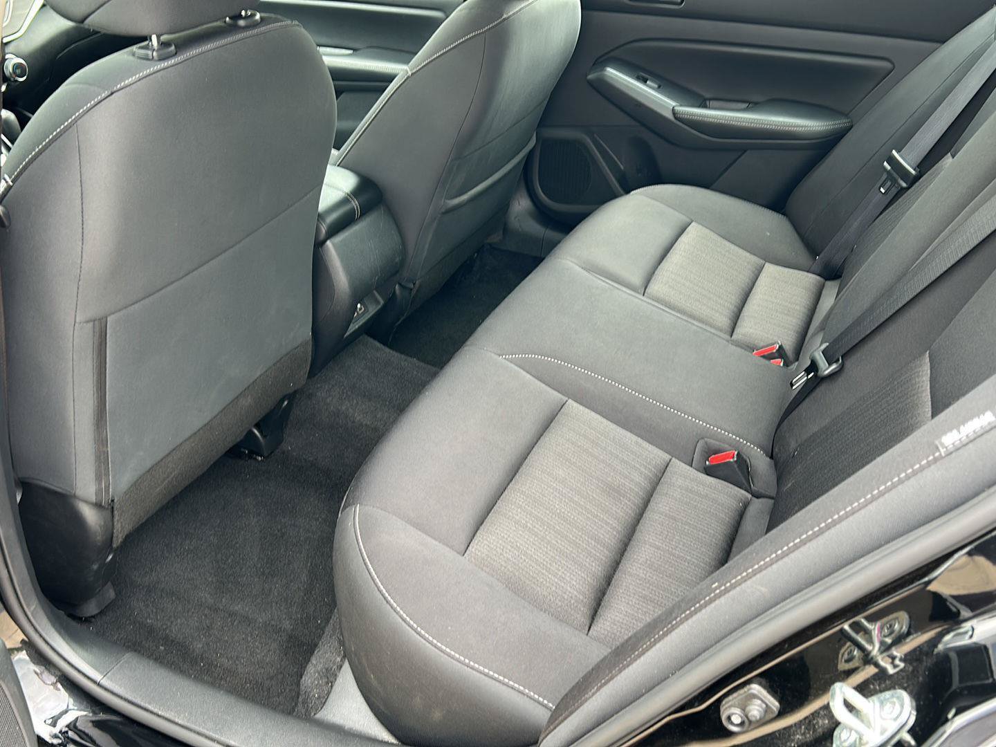Used 2024 Nissan Altima 2.5 SV FWD image 18