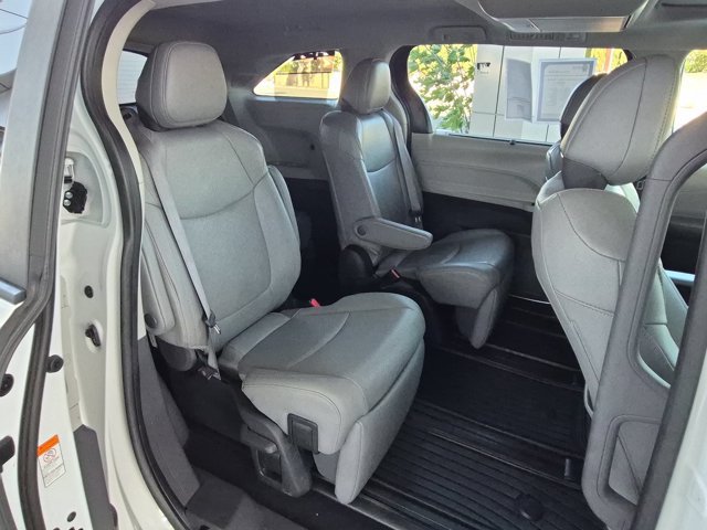 Used 2022 Toyota Sienna Limited AWD/4WD image 7