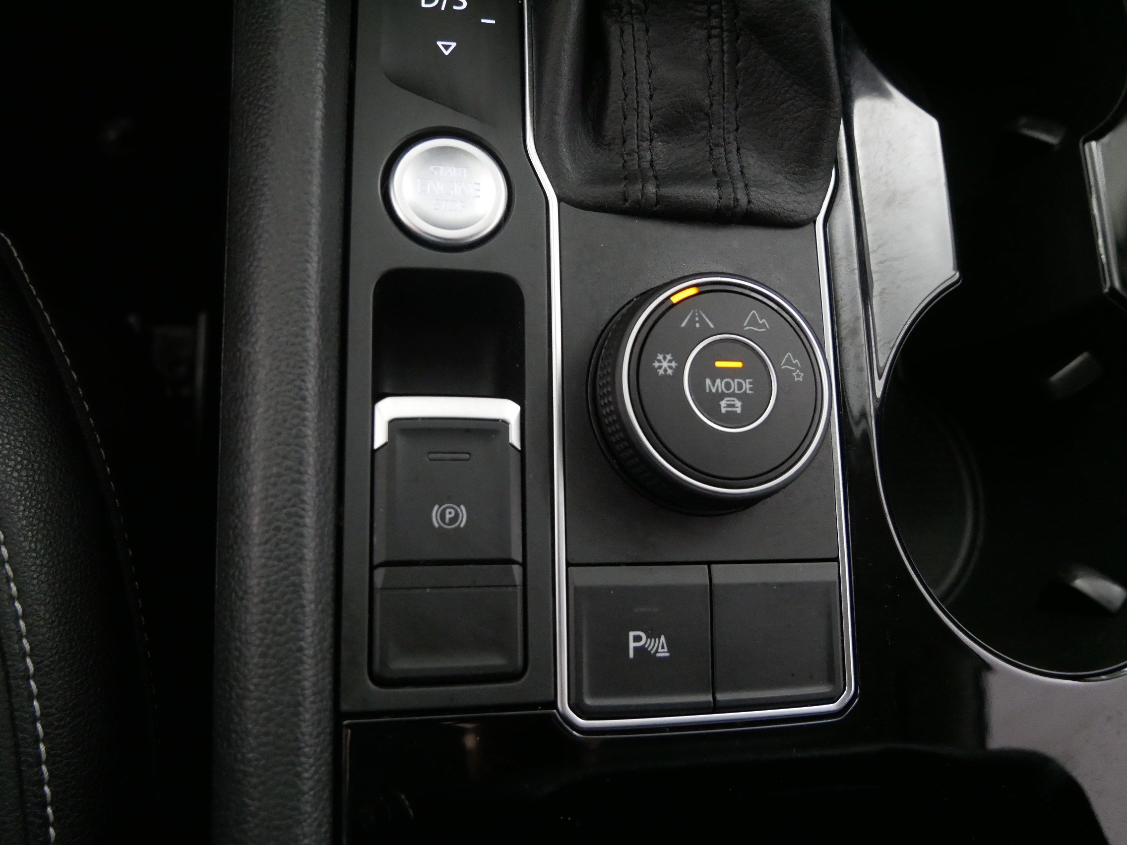 Used 2021 Volkswagen Atlas SEL image 29