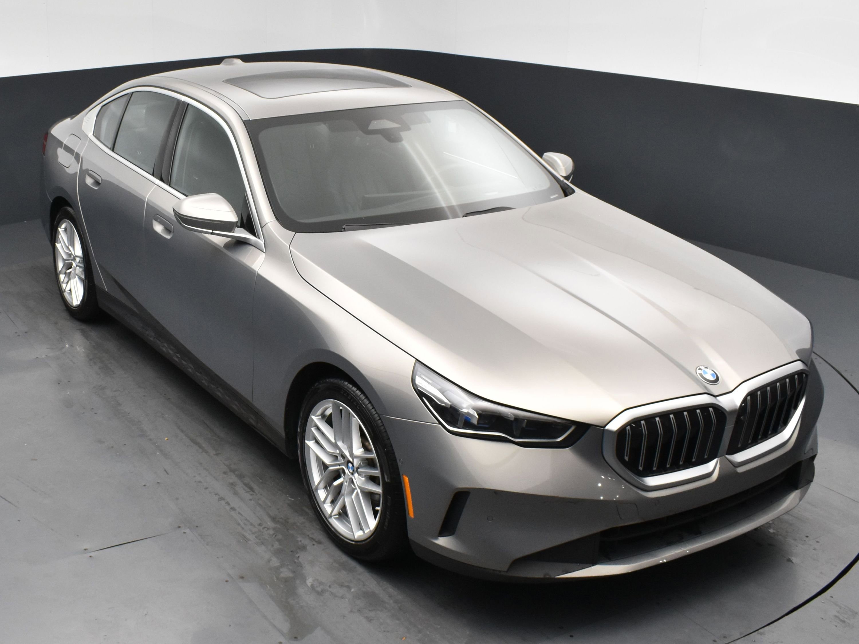 Used 2024 BMW 530i xDrive image 21