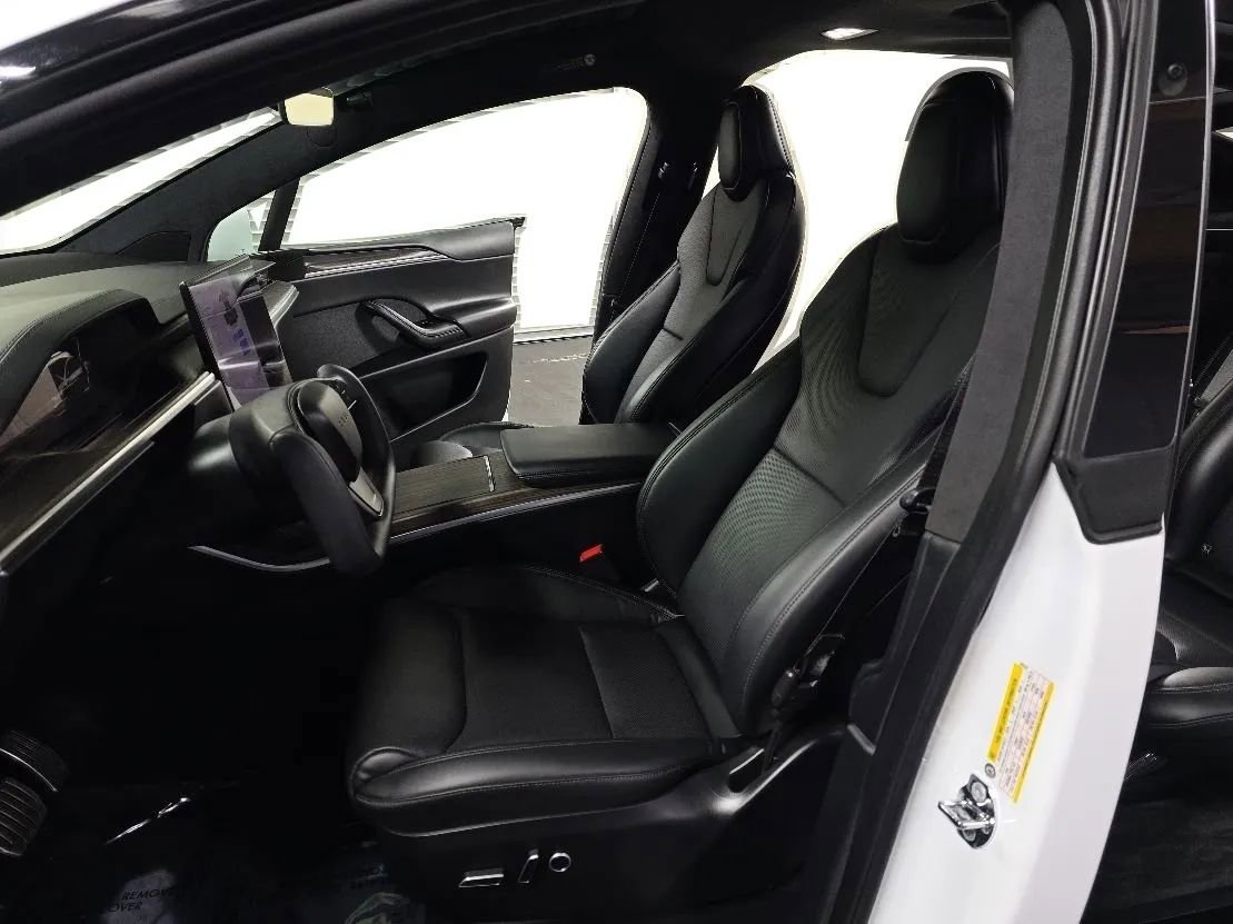 Used 2022 Tesla Model X image 9