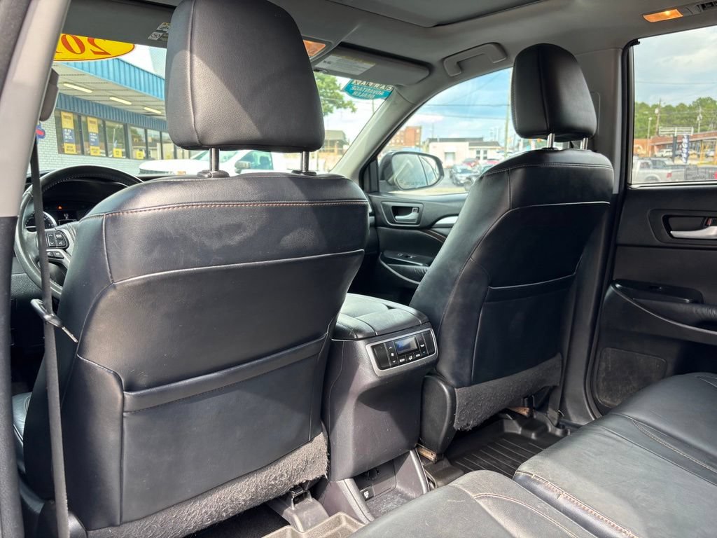 Used 2014 Toyota Highlander XLE FWD image 20