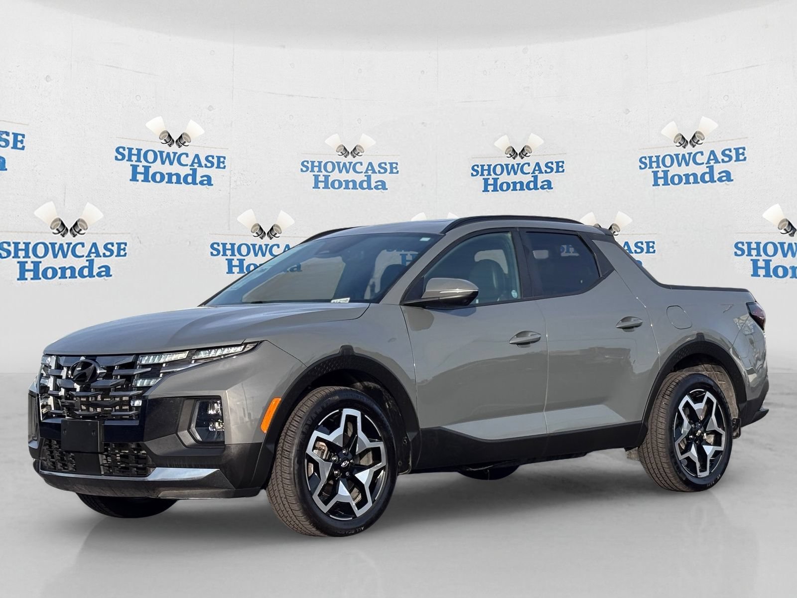 Used 2023 Hyundai Santa Cruz Limited AWD/4WD image 2