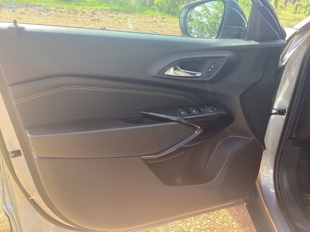 New 2026 Chevrolet Trax ACTIV w/ Sunroof Package FWD image 10