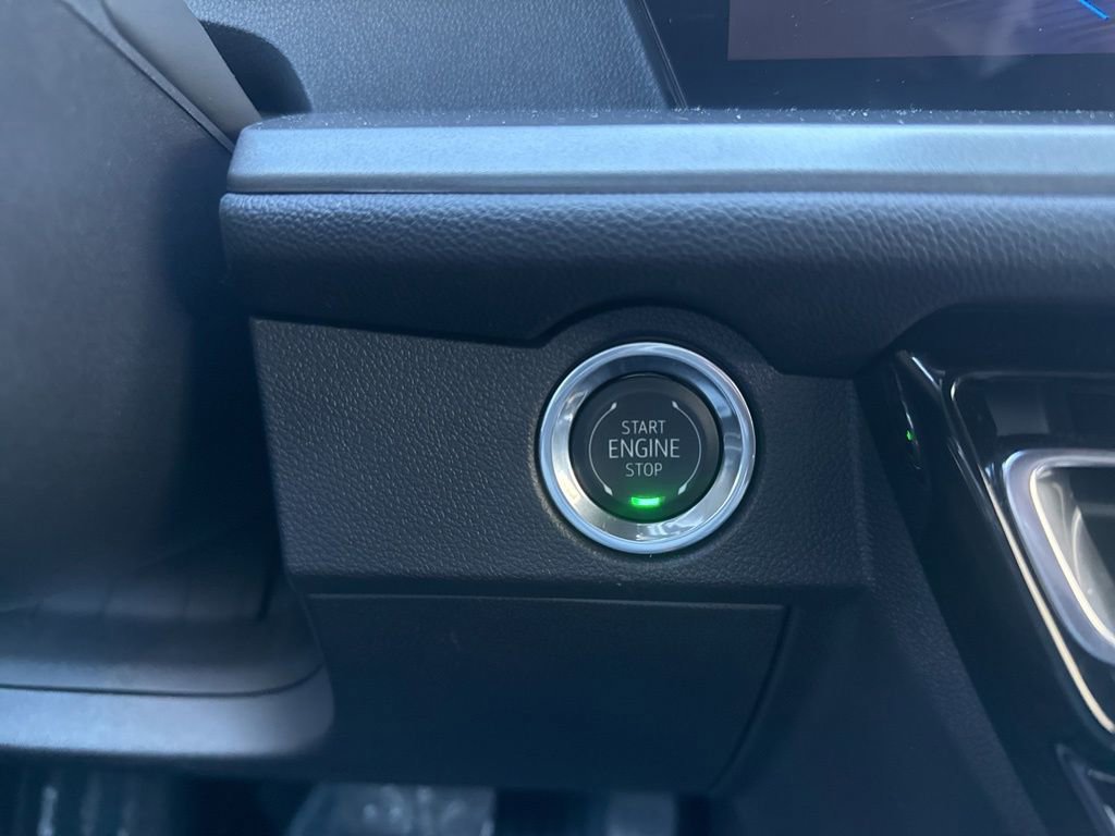 Used 2026 Chevrolet Traverse LT w/ Midnight/Sport Edition FWD image 41