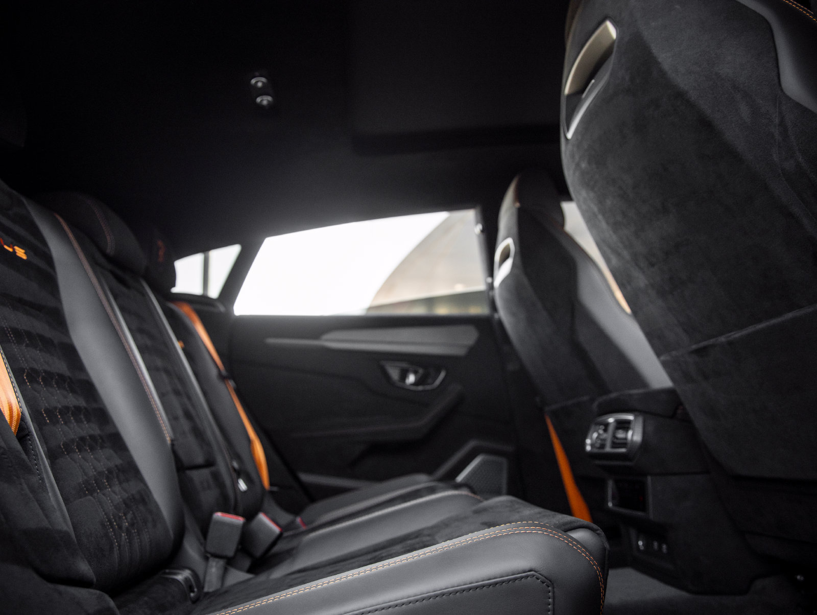 Used 2024 Lamborghini Urus Performante AWD/4WD image 56