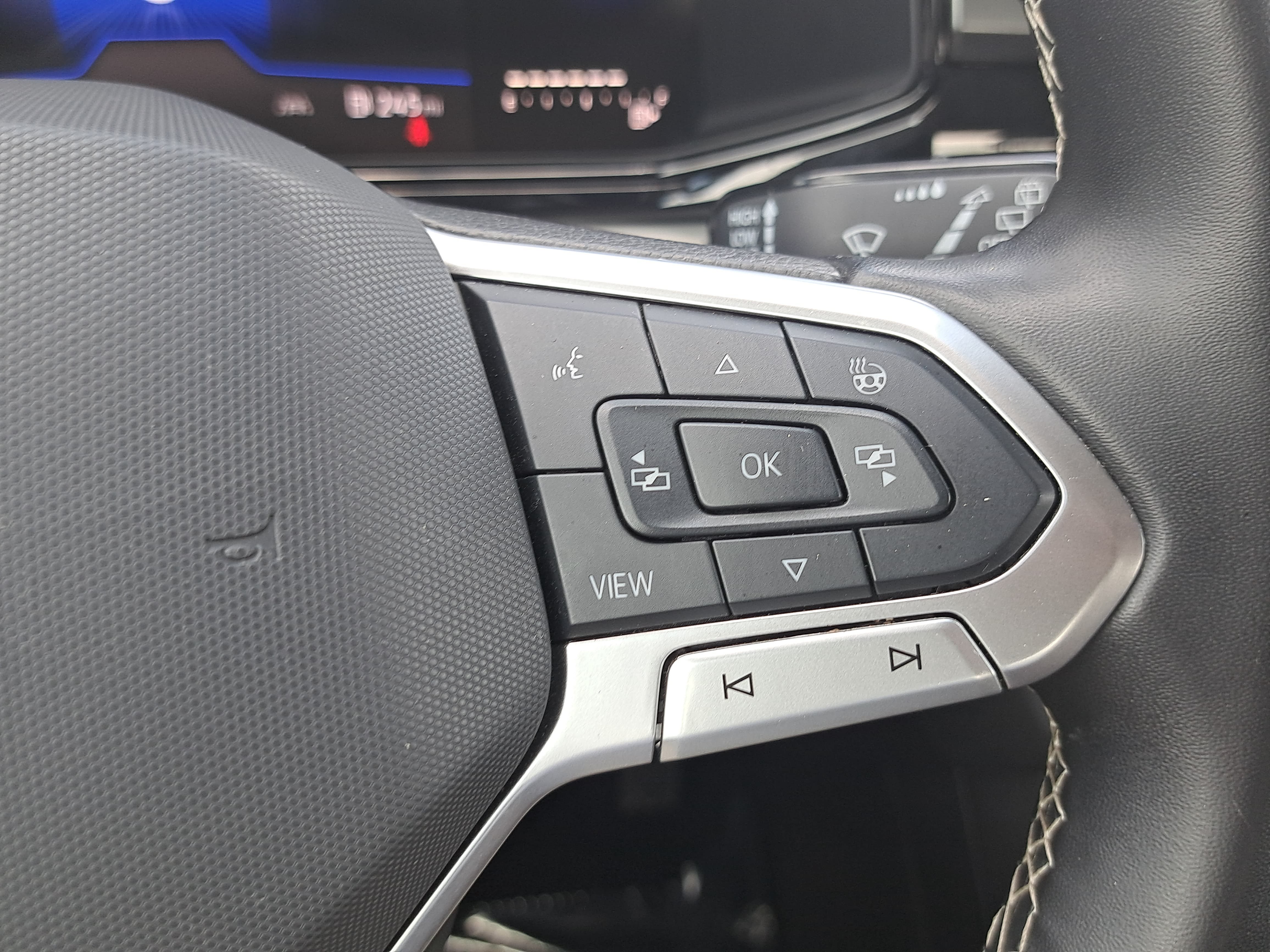 Used 2025 Volkswagen Taos S FWD image 18