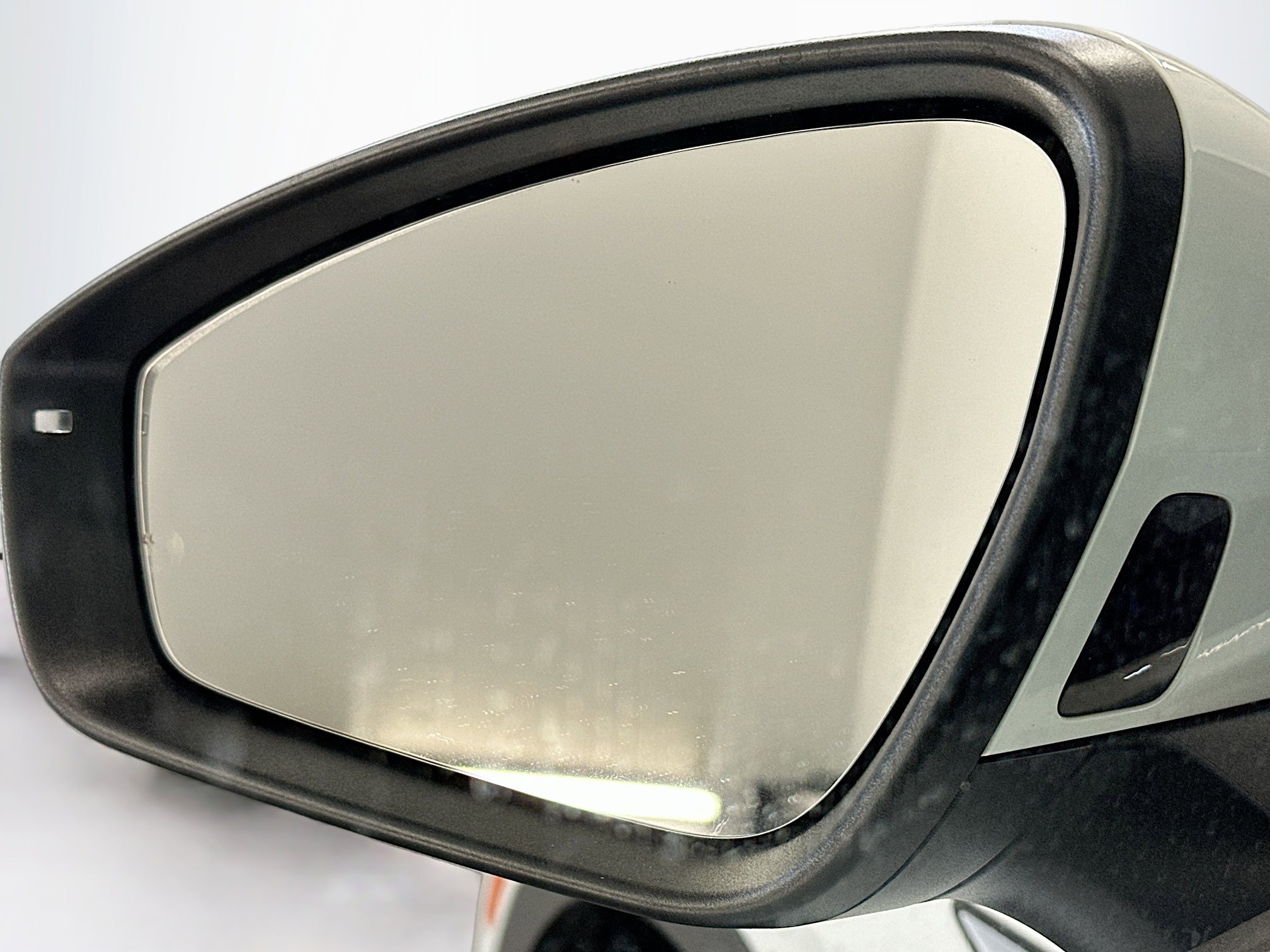 Used 2023 Volkswagen ID.4 Pro image 16